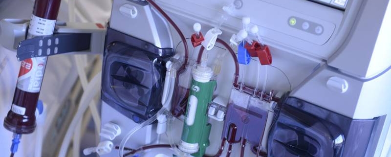 Treatment of infectious waste in dialysis